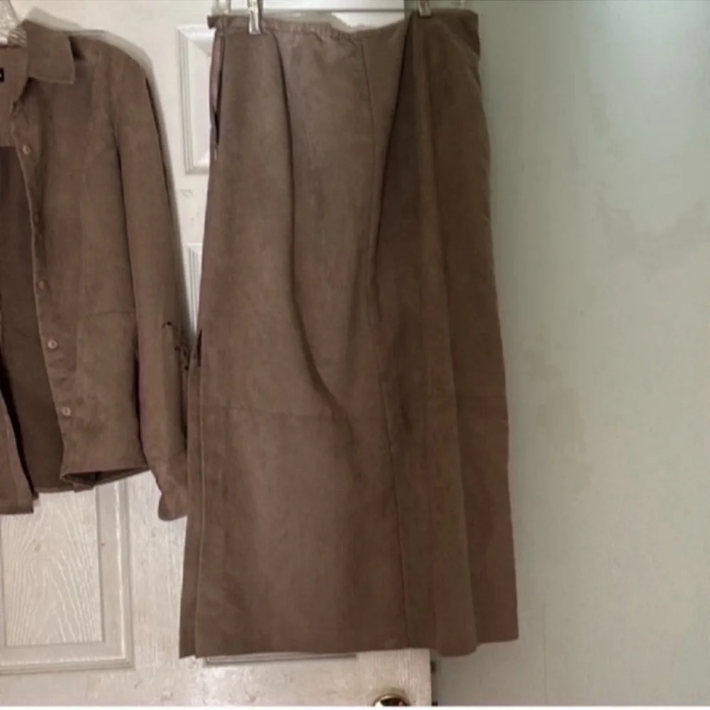 Norton McNaughton Tan Pencil Skirt Set for Work - Picture 3 of 5
